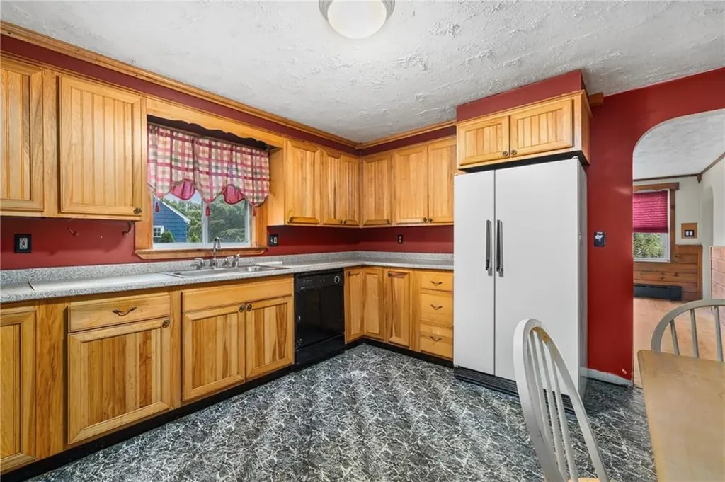 55 Garden Street Portsmouth RI 02871