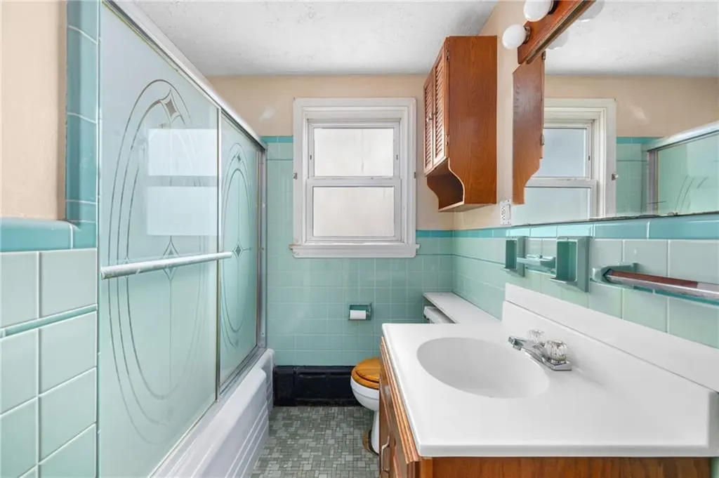 55 Garden Street Portsmouth RI 02871