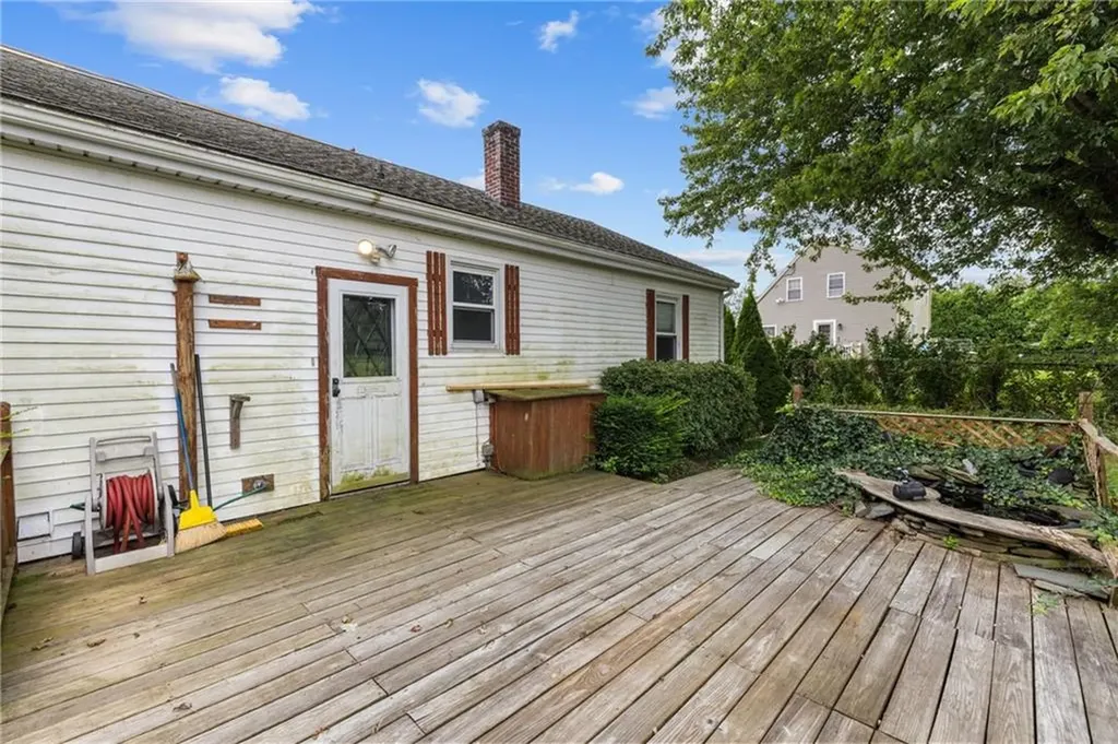 55 Garden Street Portsmouth RI 02871