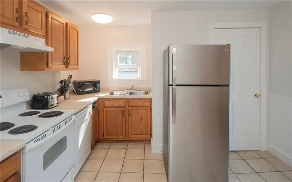 11 Young Street Newport RI 02840
