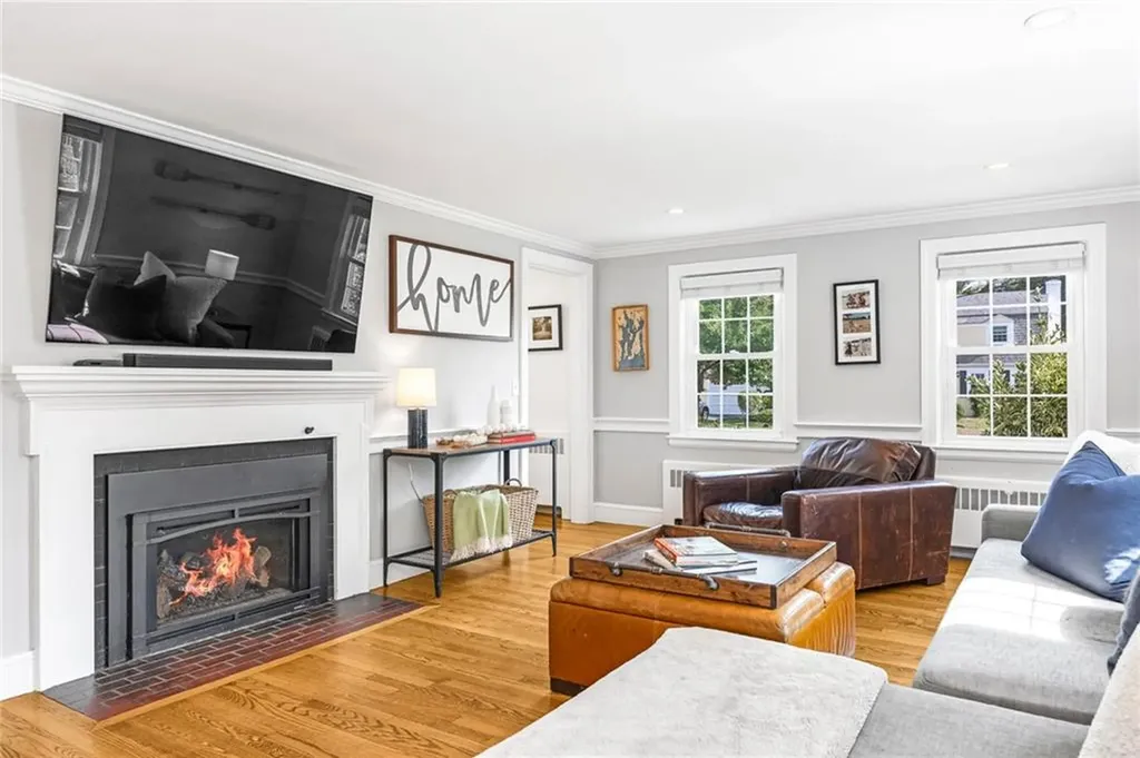 35 Anchorage Way Barrington RI 02806