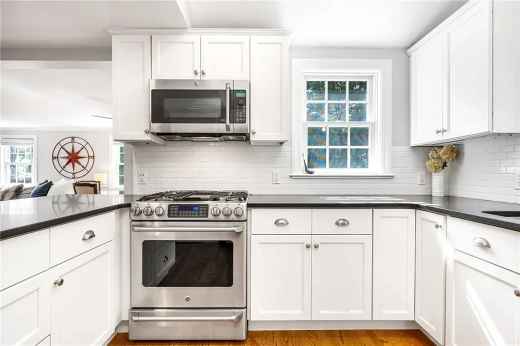 35 Anchorage Way Barrington RI 02806