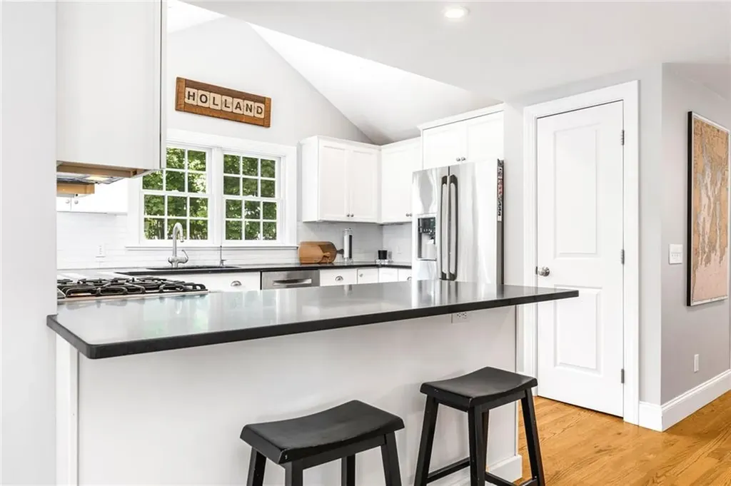 35 Anchorage Way Barrington RI 02806