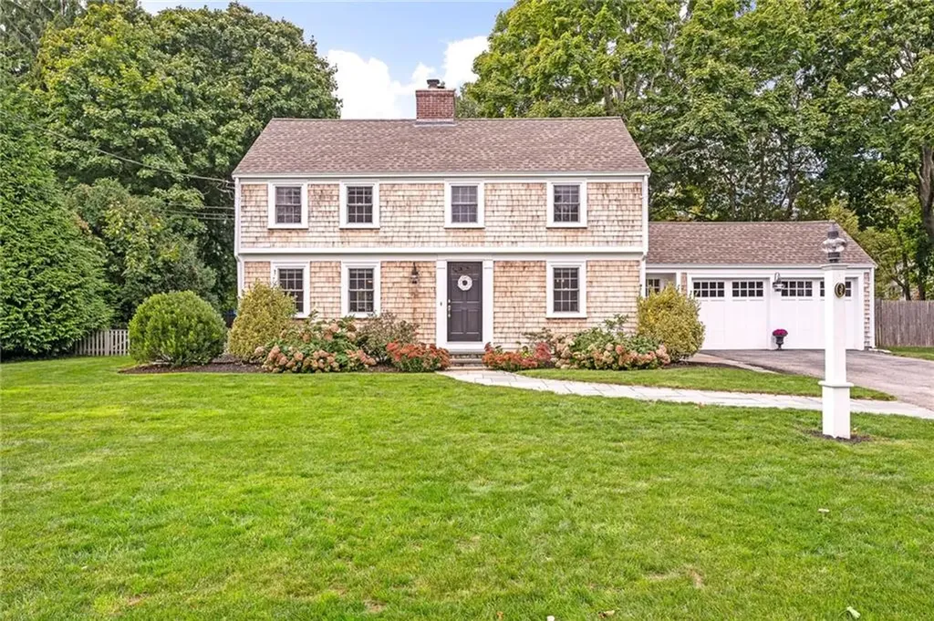 35 Anchorage Way Barrington RI 02806