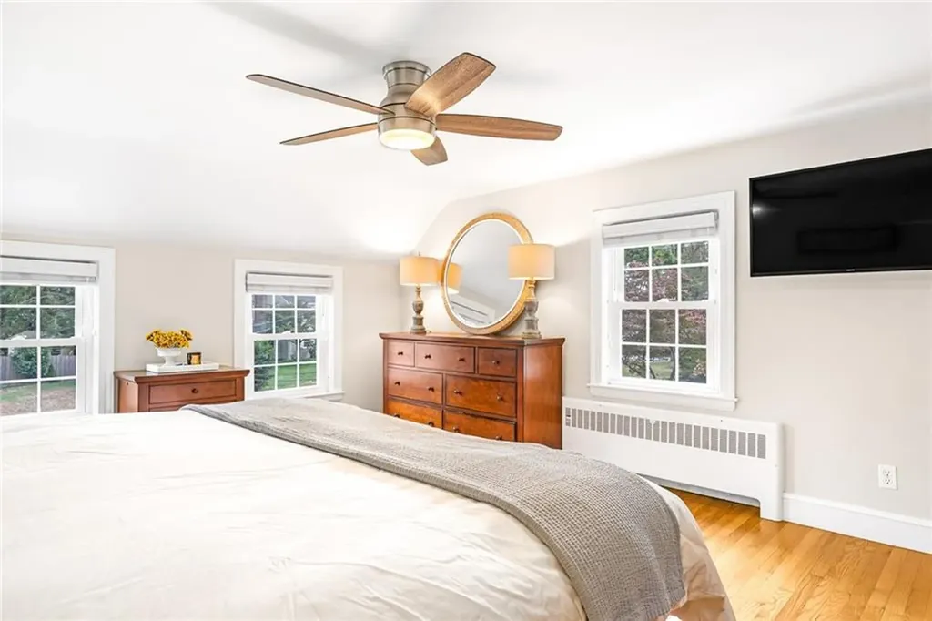 35 Anchorage Way Barrington RI 02806