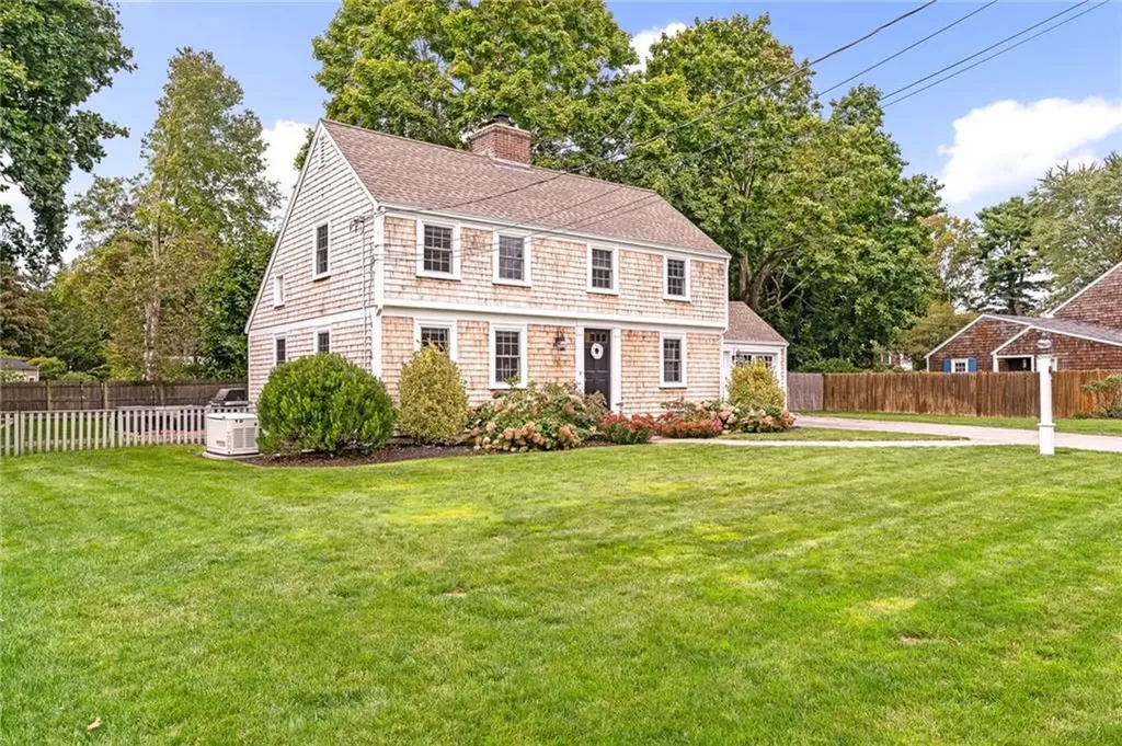 35 Anchorage Way Barrington RI 02806
