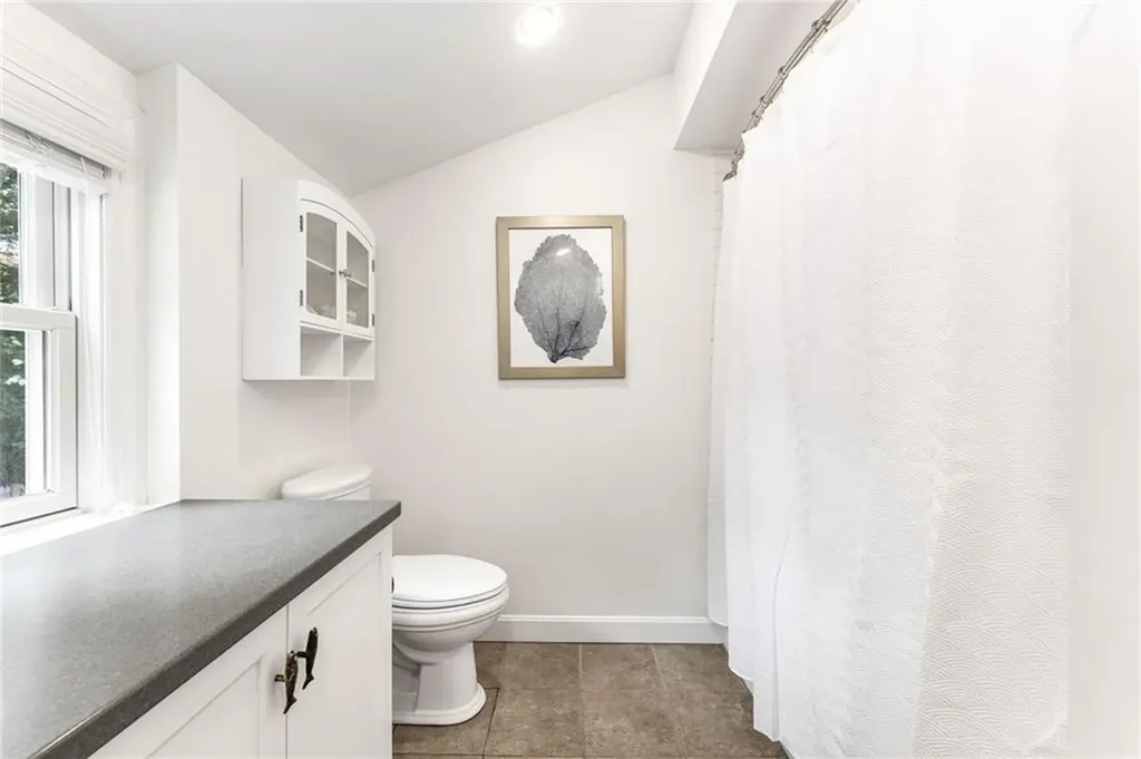 35 Anchorage Way Barrington RI 02806