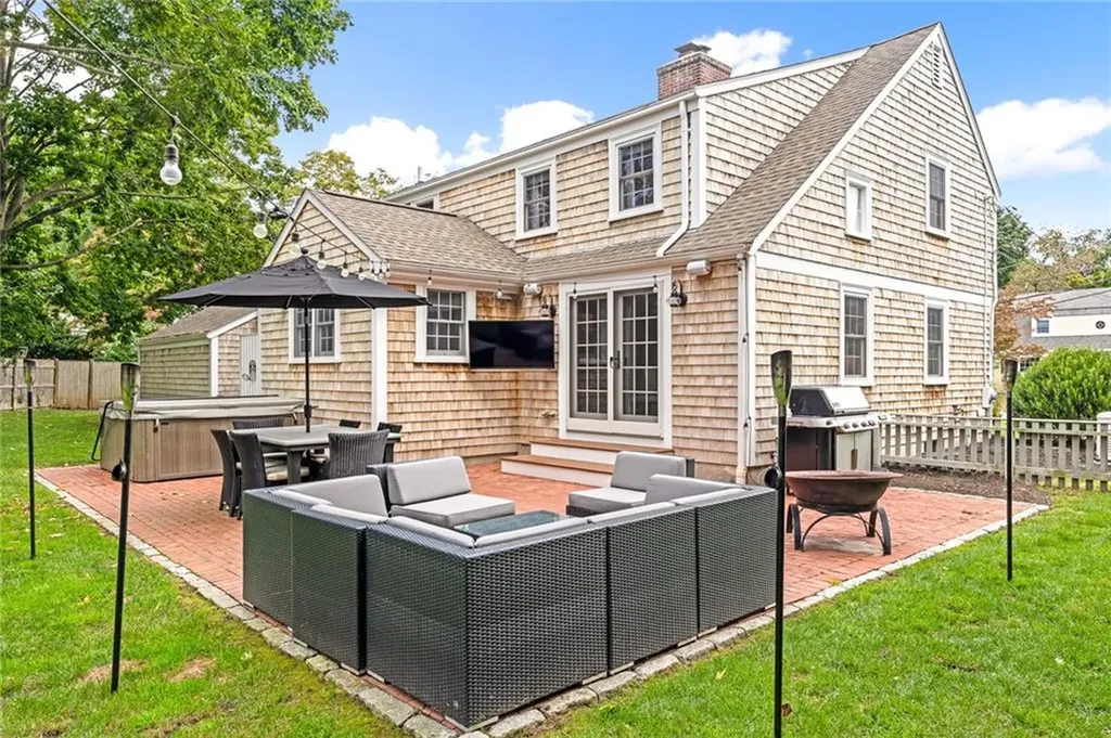 35 Anchorage Way Barrington RI 02806