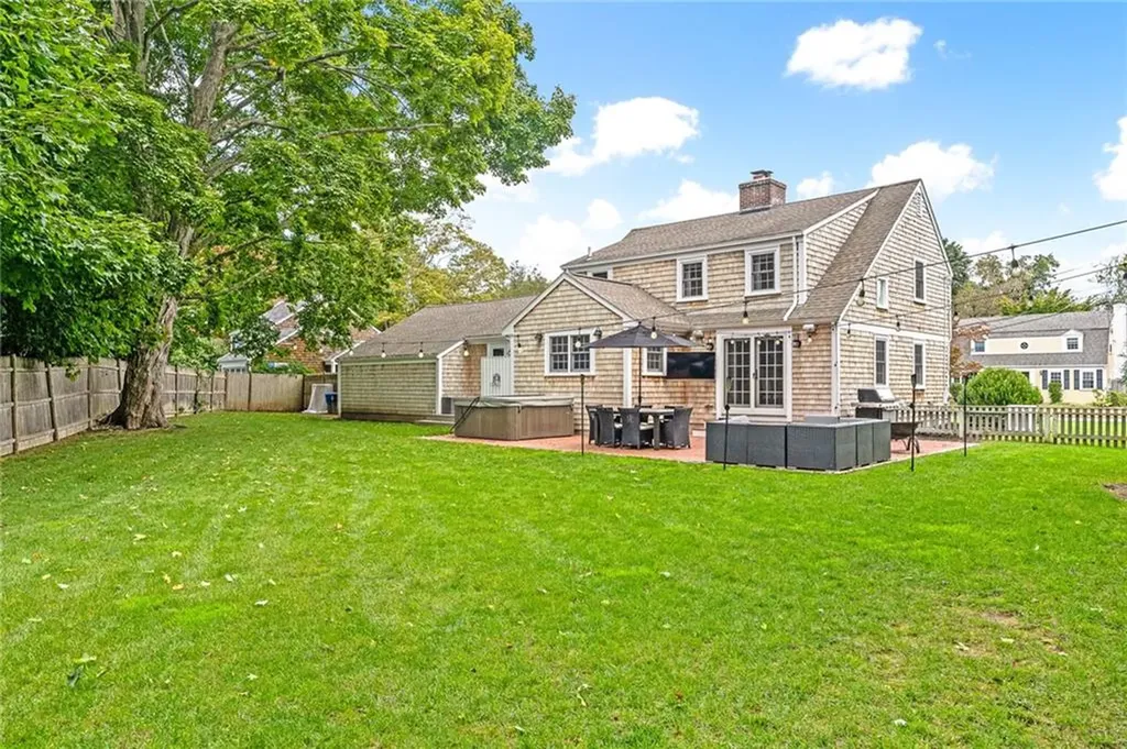 35 Anchorage Way Barrington RI 02806