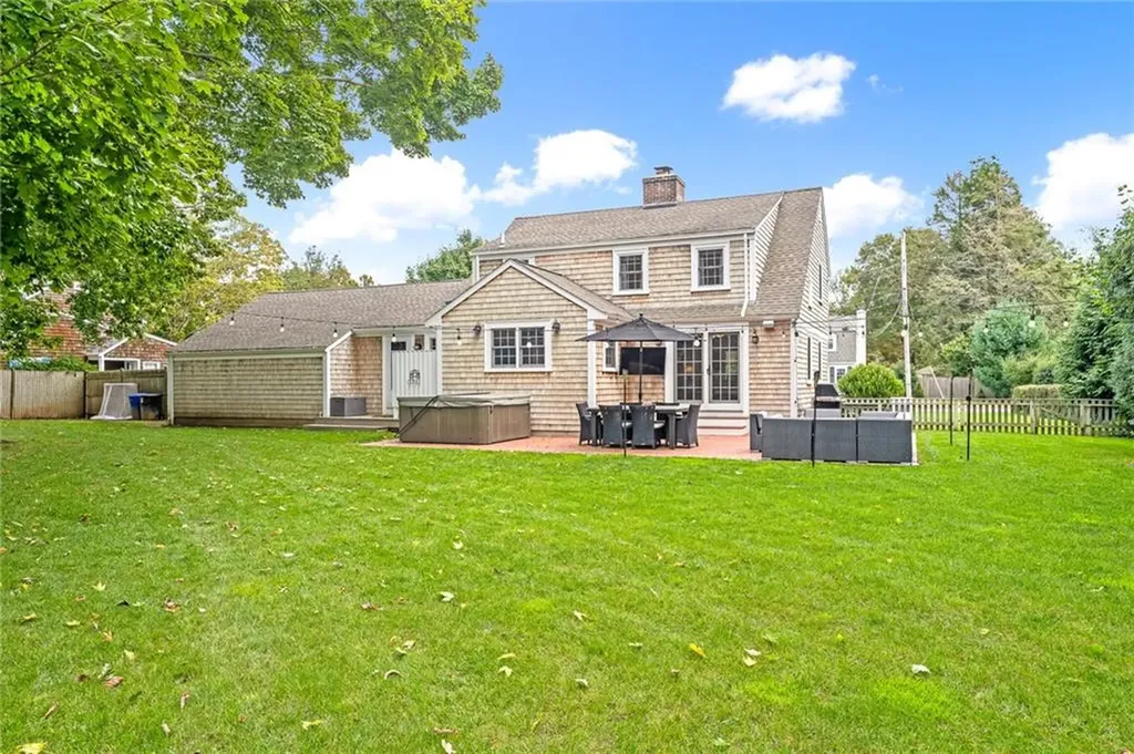 35 Anchorage Way Barrington RI 02806