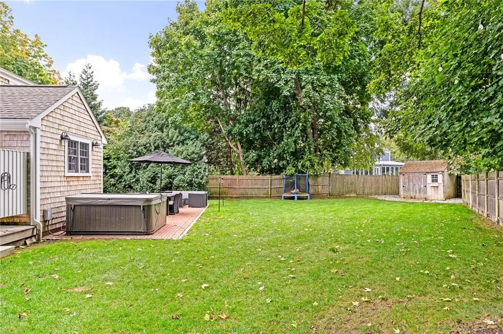 35 Anchorage Way Barrington RI 02806