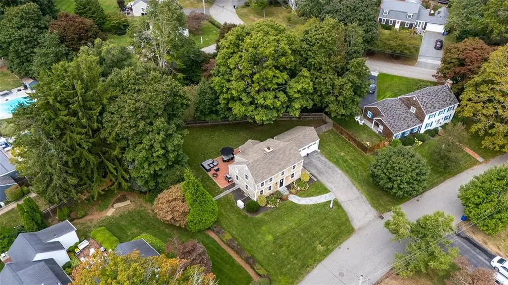 35 Anchorage Way Barrington RI 02806
