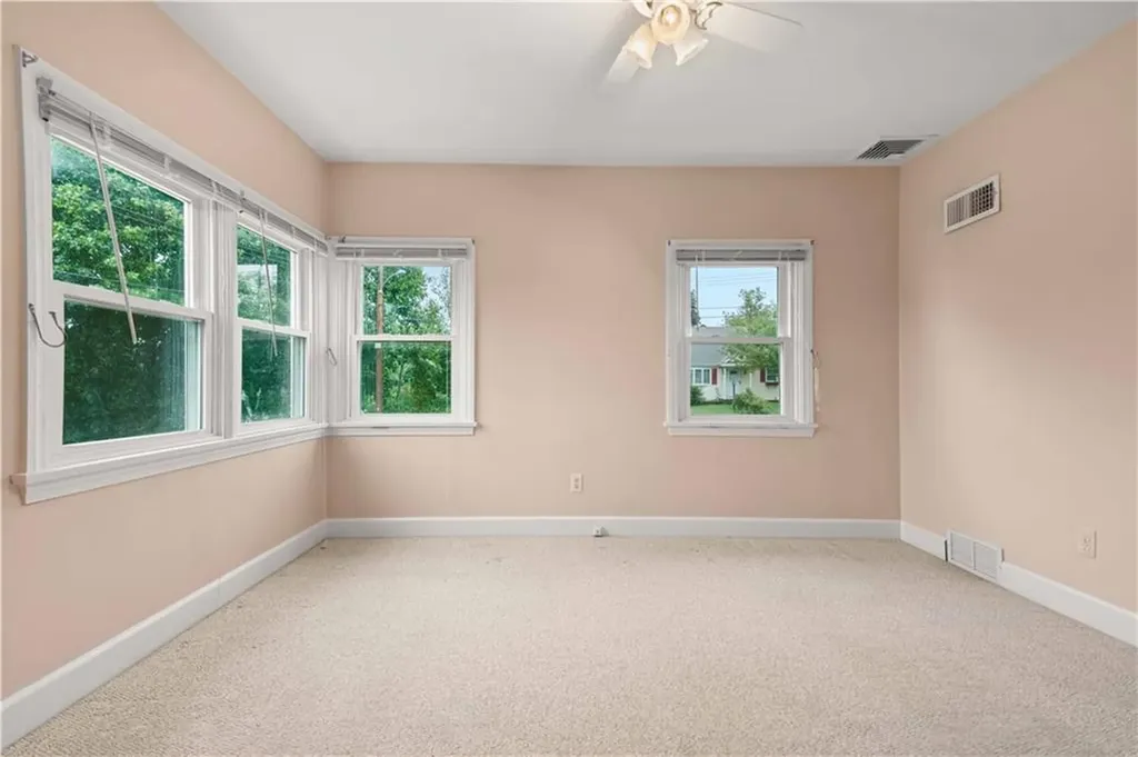 37 Ash Street Portsmouth RI 02871