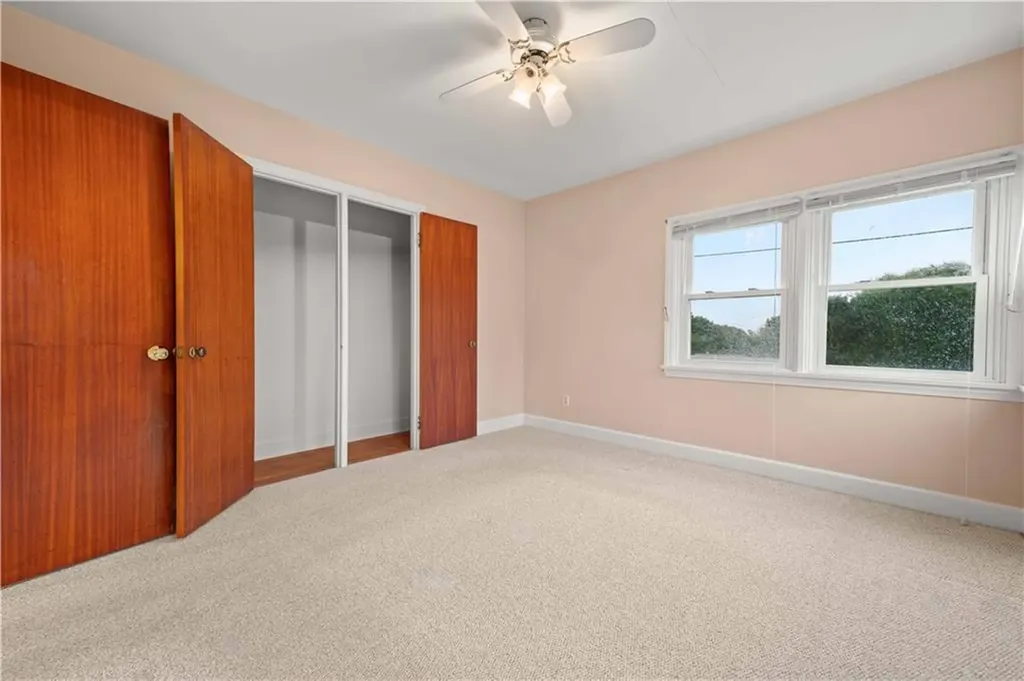 37 Ash Street Portsmouth RI 02871