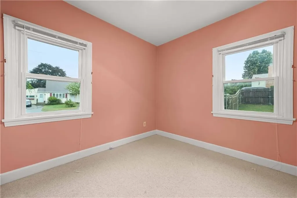 37 Ash Street Portsmouth RI 02871