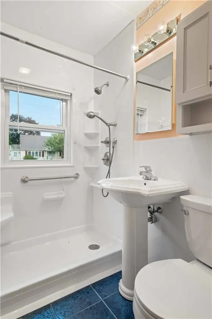 37 Ash Street Portsmouth RI 02871