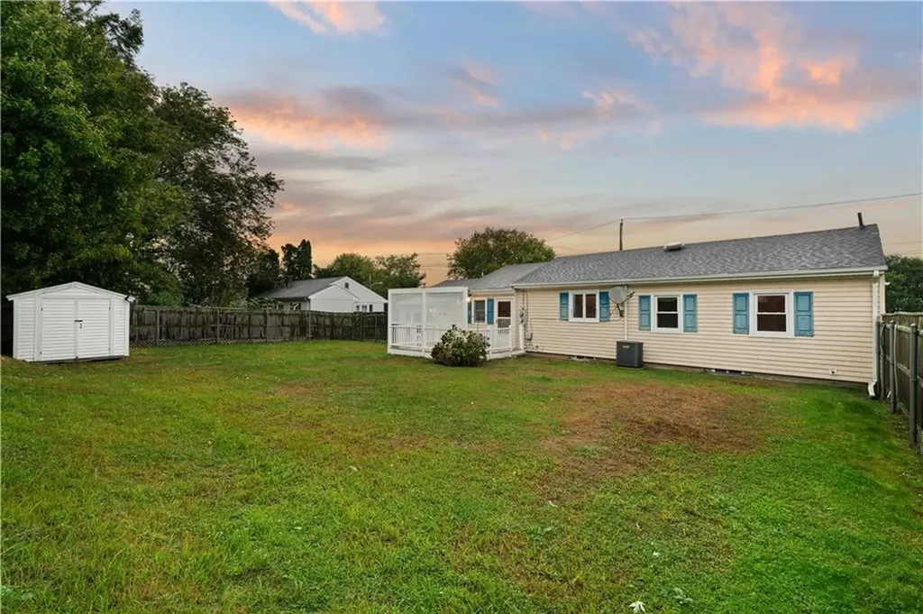 37 Ash Street Portsmouth RI 02871