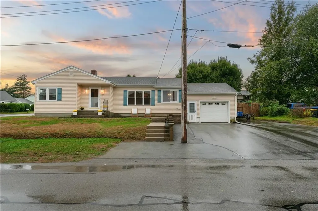 37 Ash Street Portsmouth RI 02871