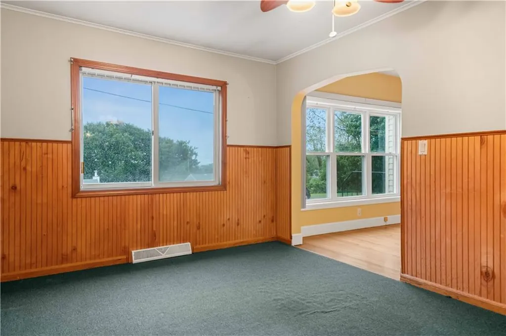 37 Ash Street Portsmouth RI 02871