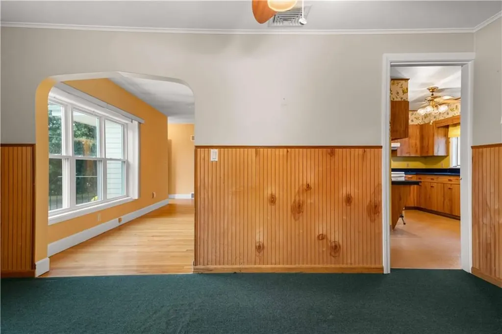37 Ash Street Portsmouth RI 02871