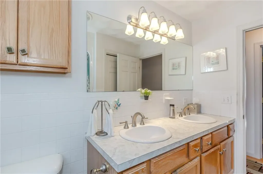 23 Horace Street Providence RI 02909