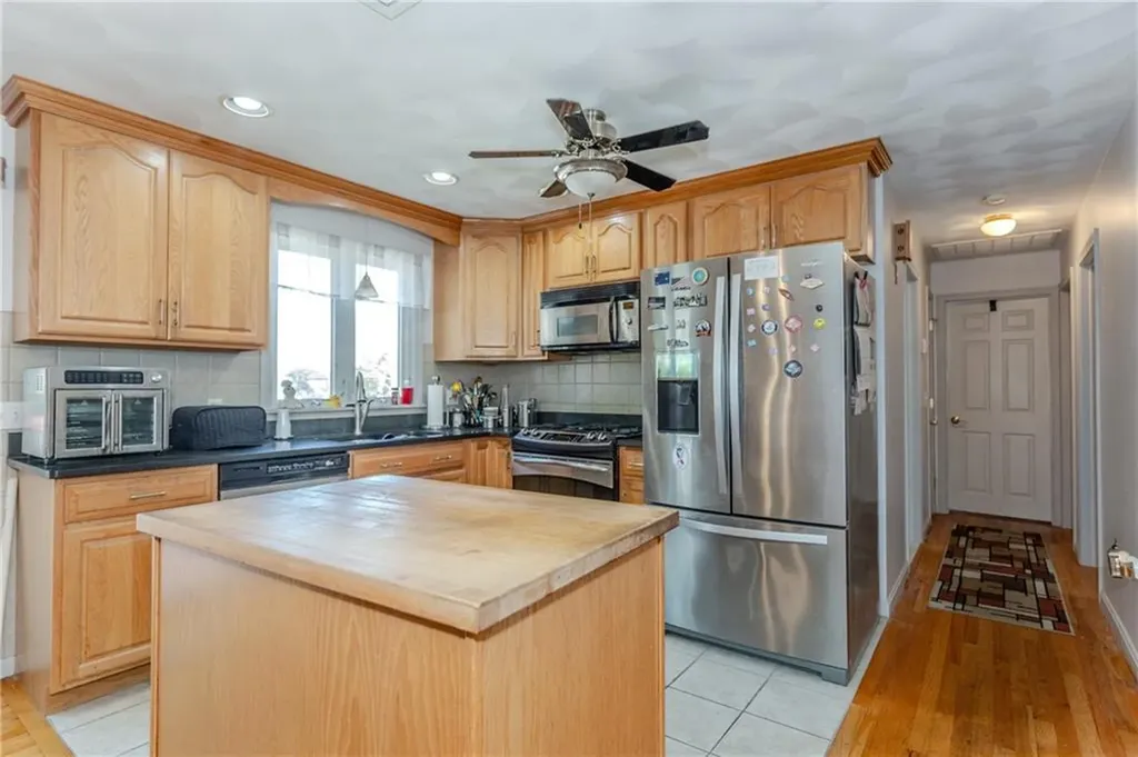 23 Horace Street Providence RI 02909