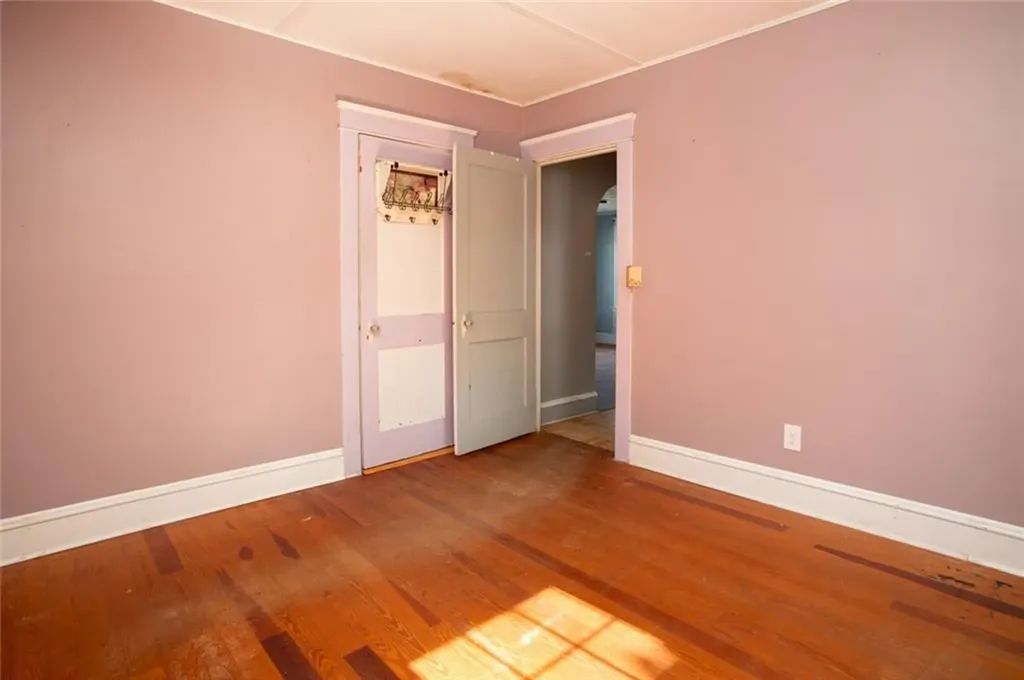 61 Haskins Avenue Tiverton RI 02878