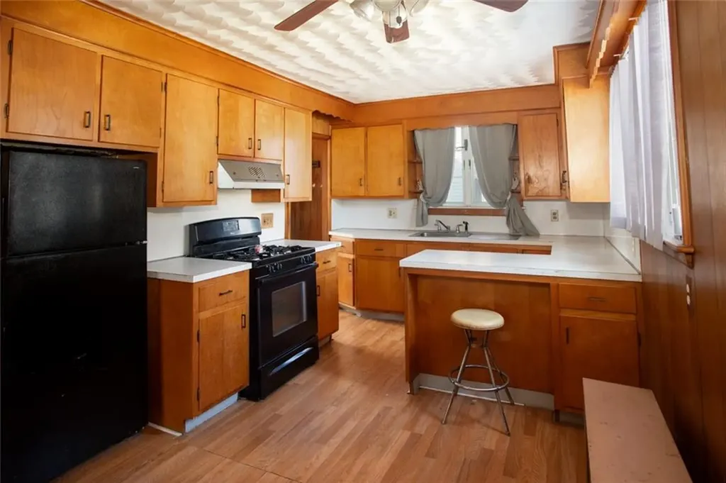 61 Haskins Avenue Tiverton RI 02878