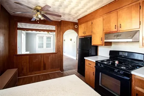 61 Haskins Avenue Tiverton RI 02878