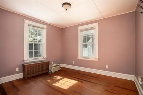 61 Haskins Avenue Tiverton RI 02878