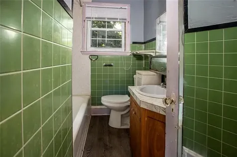 61 Haskins Avenue Tiverton RI 02878