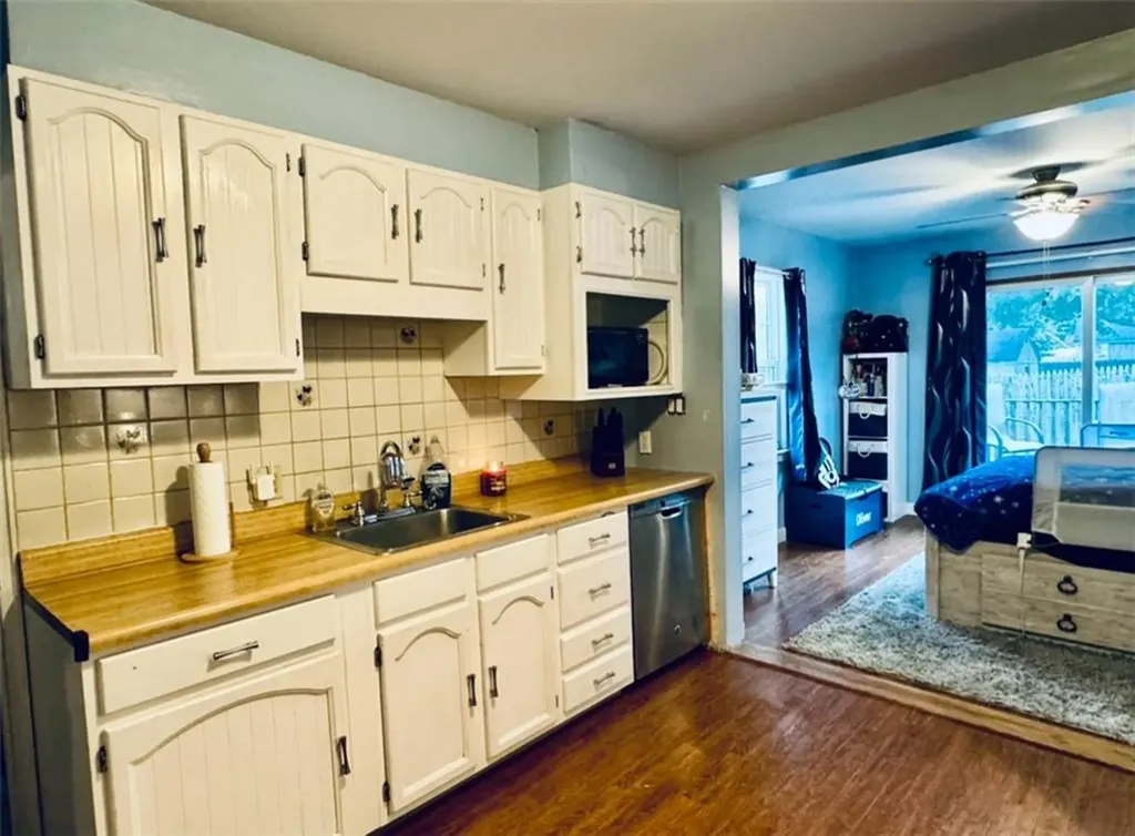 37 Invernia Road Cranston RI 02920