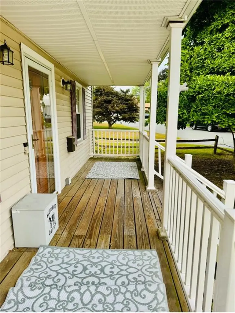 37 Invernia Road Cranston RI 02920