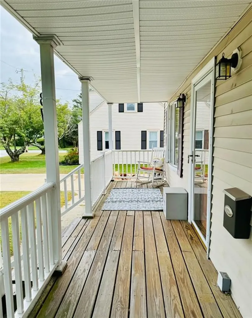 37 Invernia Road Cranston RI 02920