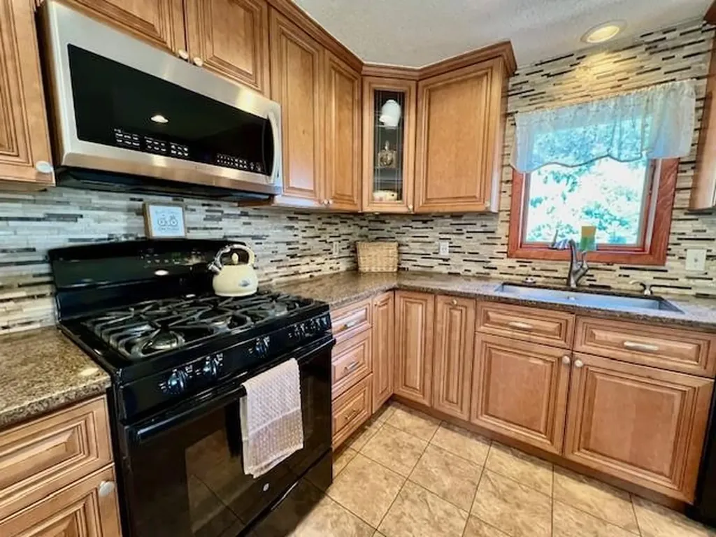 15 Eastgate Drive Coventry RI 02816