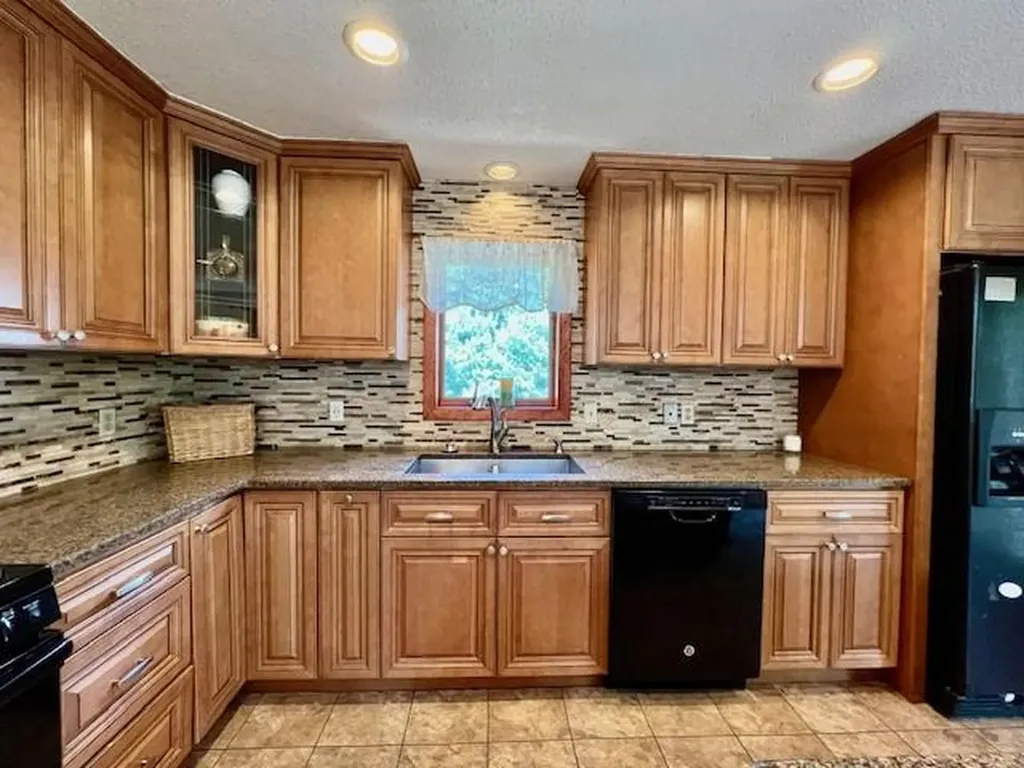 15 Eastgate Drive Coventry RI 02816