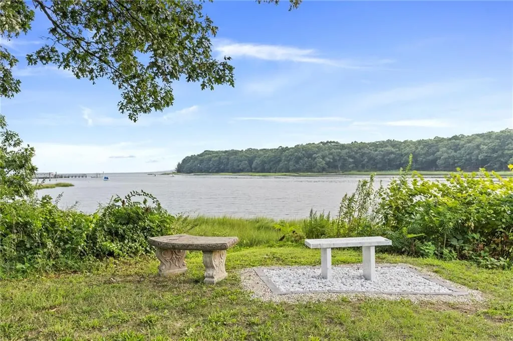 233 Coburn Street Warwick RI 02889