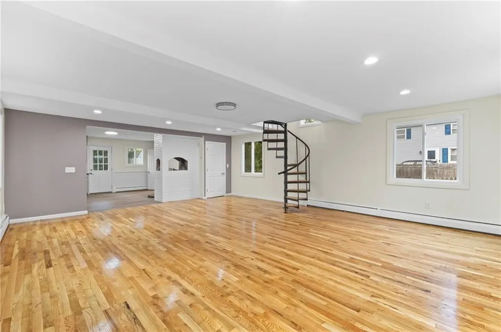 233 Coburn Street Warwick RI 02889