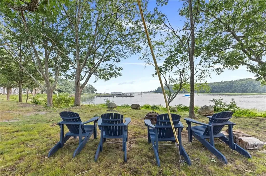 233 Coburn Street Warwick RI 02889
