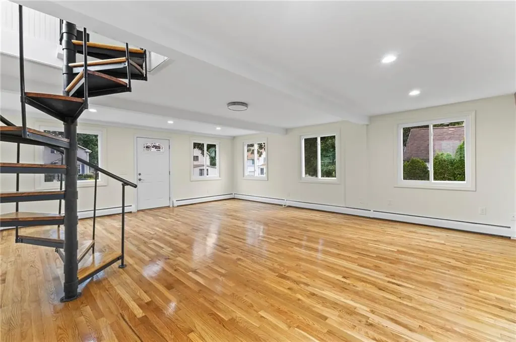 233 Coburn Street Warwick RI 02889