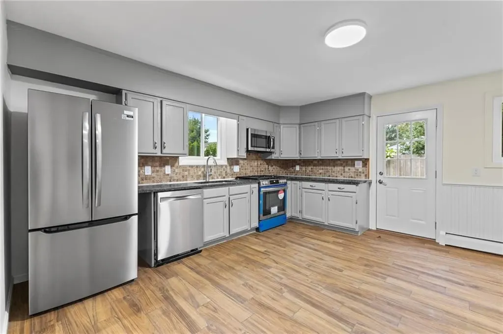 233 Coburn Street Warwick RI 02889