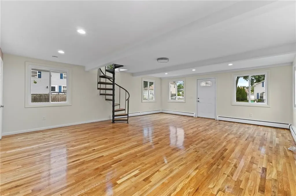 233 Coburn Street Warwick RI 02889