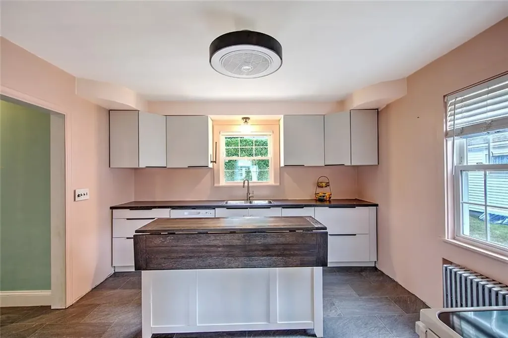 195 Modena Avenue Providence RI 02908