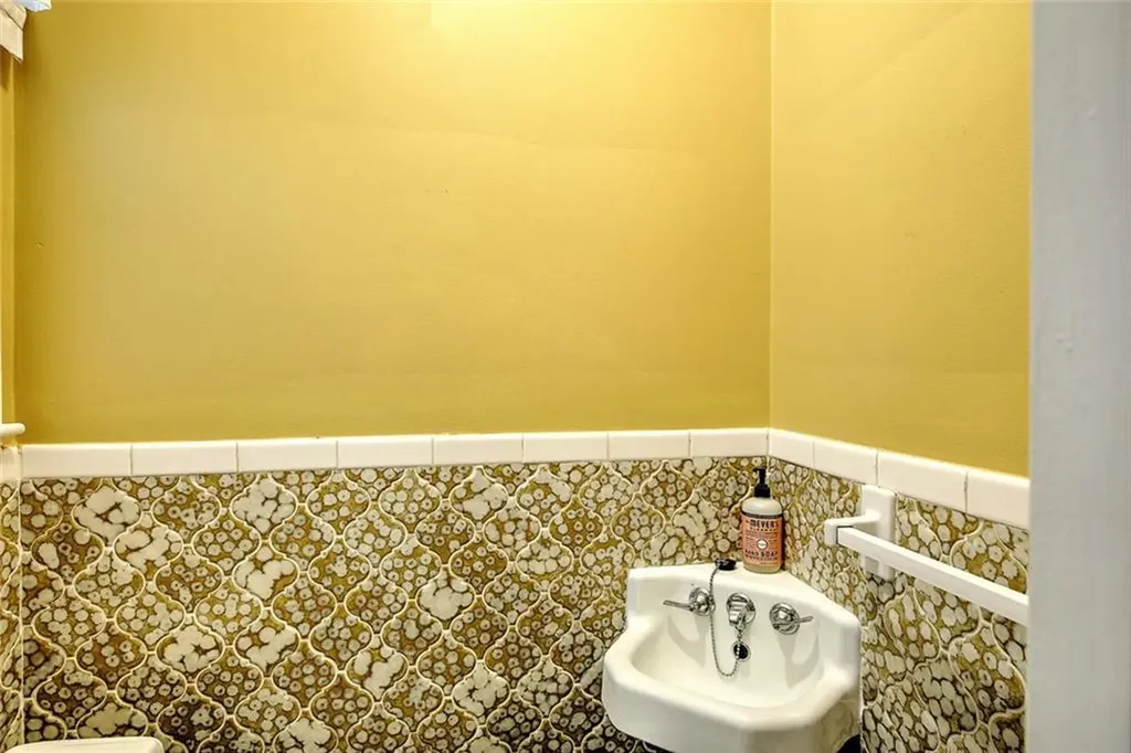 195 Modena Avenue Providence RI 02908