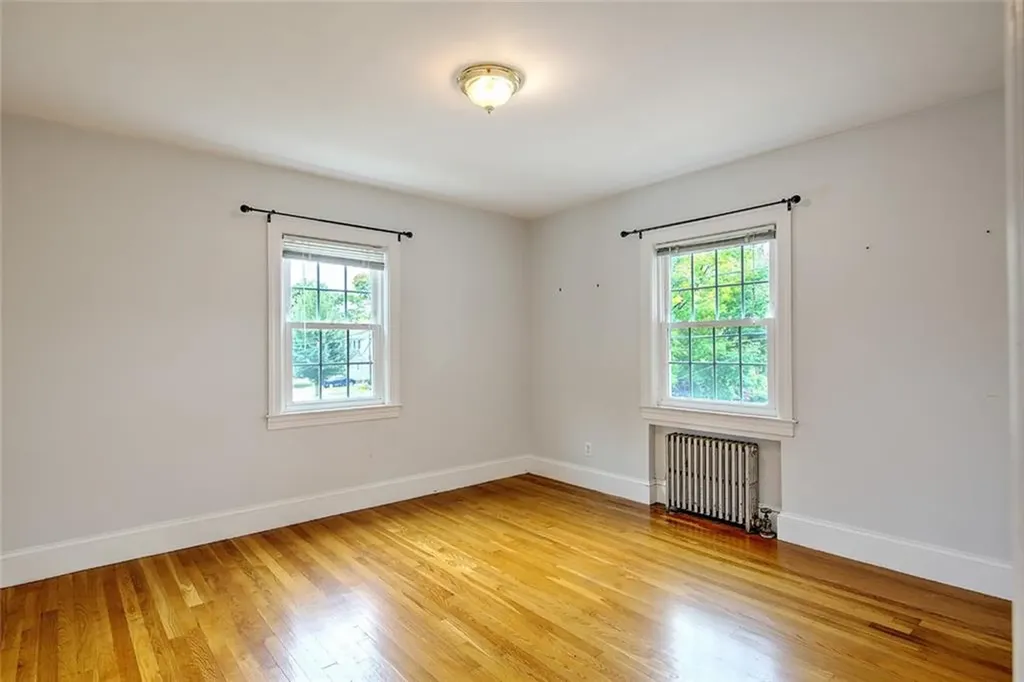 195 Modena Avenue Providence RI 02908
