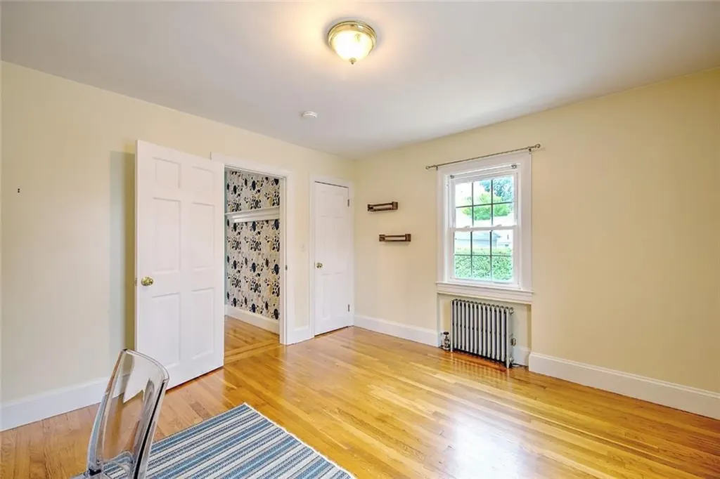 195 Modena Avenue Providence RI 02908