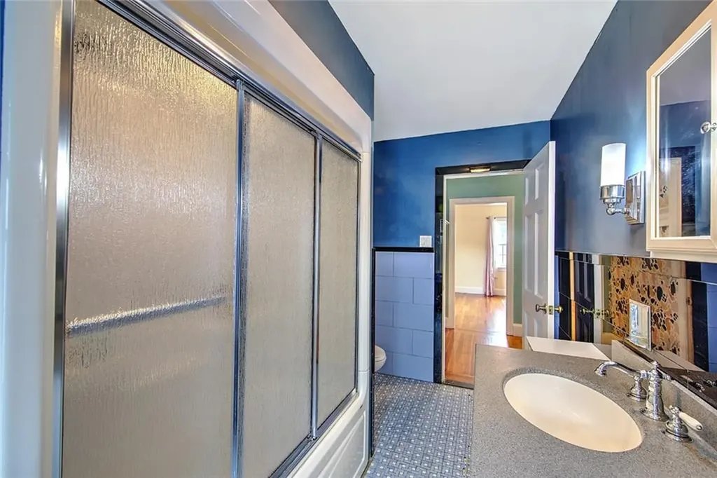 195 Modena Avenue Providence RI 02908