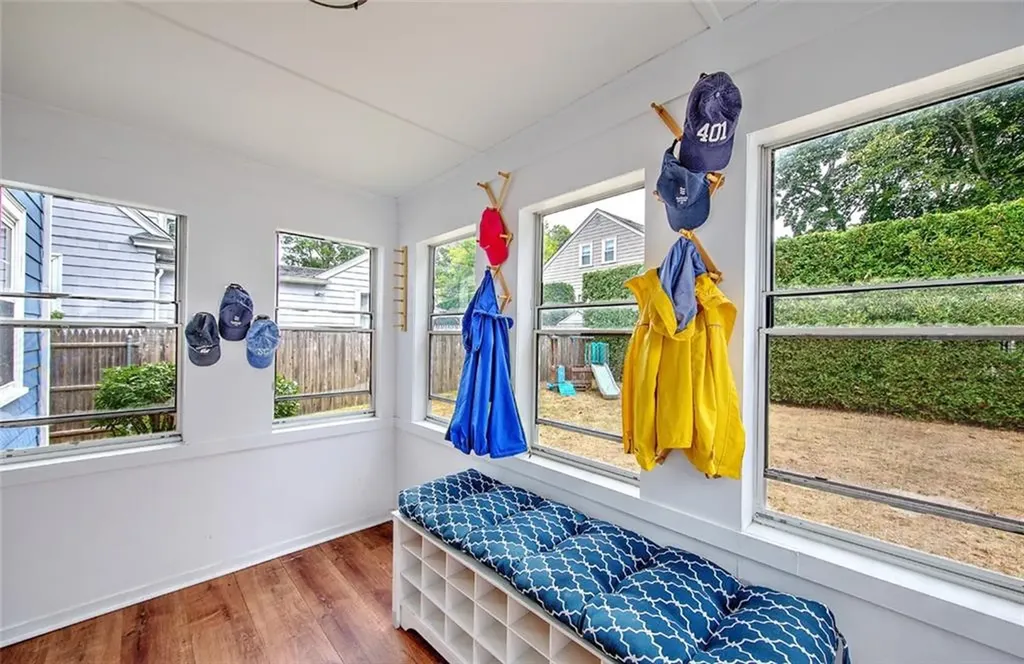 195 Modena Avenue Providence RI 02908