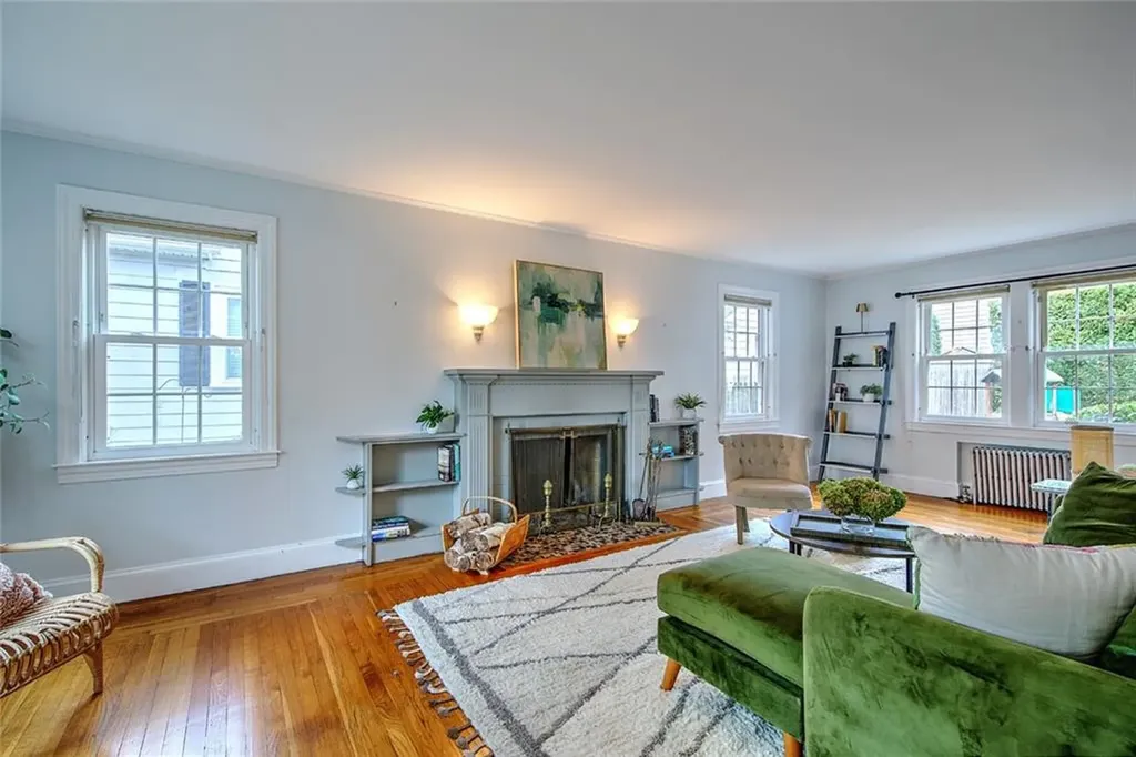 195 Modena Avenue Providence RI 02908