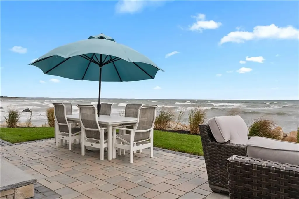 49 Major Arnold Road Narragansett RI 02882
